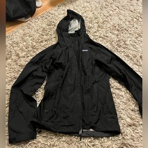 Women’s Patagonia raincoat
